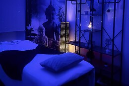 AJ in Beauty & Massotherapy