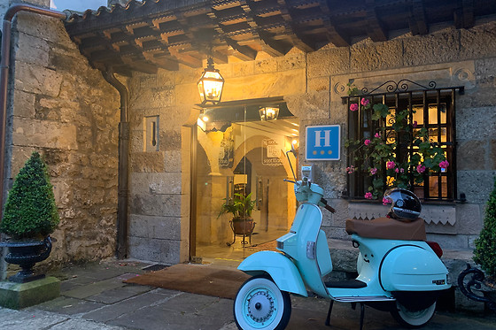 HOTEL SANTILLANA - photo 4