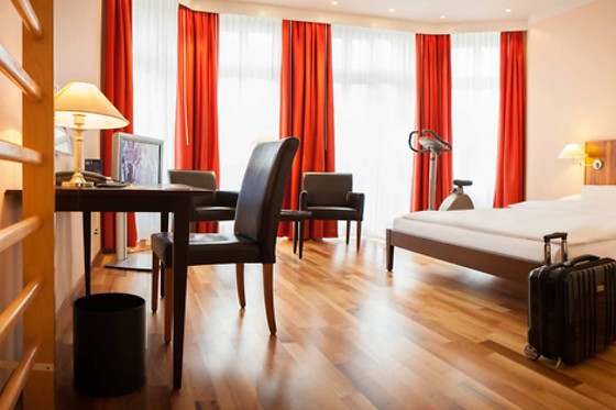 Hotel Schweizerhof Basel - photo 1