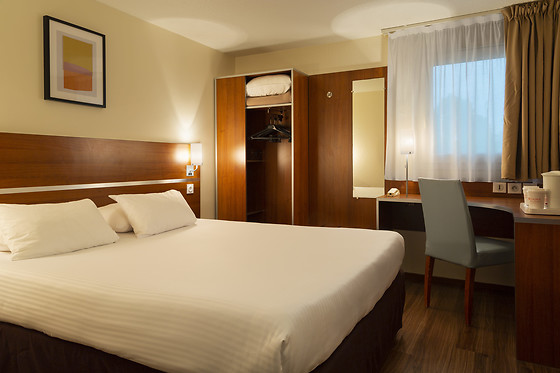 Comfort Hotel Aeroport Lyon St Exupery - photo 1