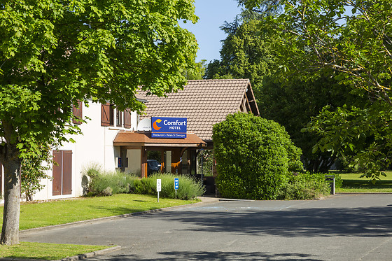 Comfort Hotel Pithiviers - photo 9