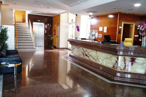 HOTEL HUMANES - photo 2