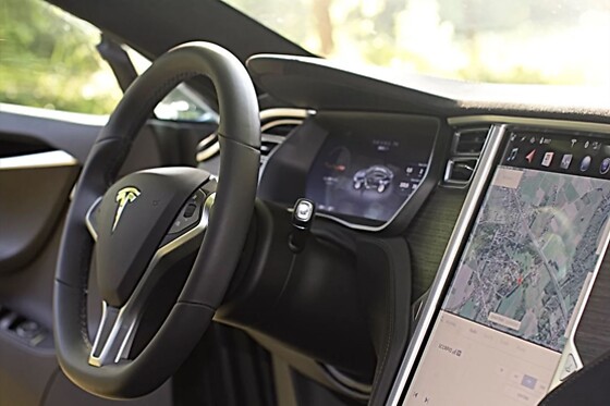 Tesla Rental - photo 2