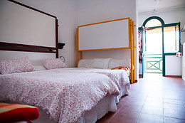 ALBERGUE CASTILLO DE LAYOS
