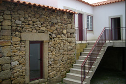 CASA DOS LAGARES DE VARA E PEDRA