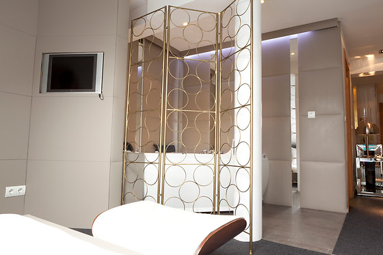 AB DESIGN SUITES & RESIDENCE - photo 3